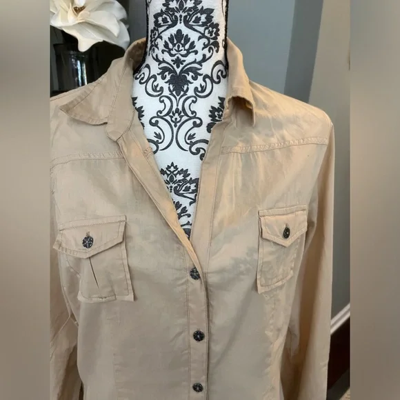 Nine West Jeans size medium tan button down shirt - Picture 5 of 9